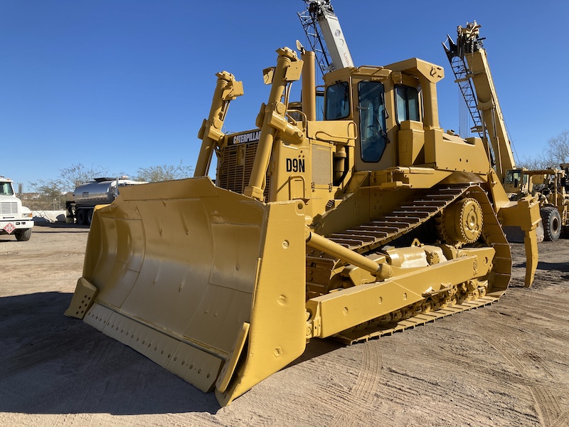 CAT D9N bulldozer