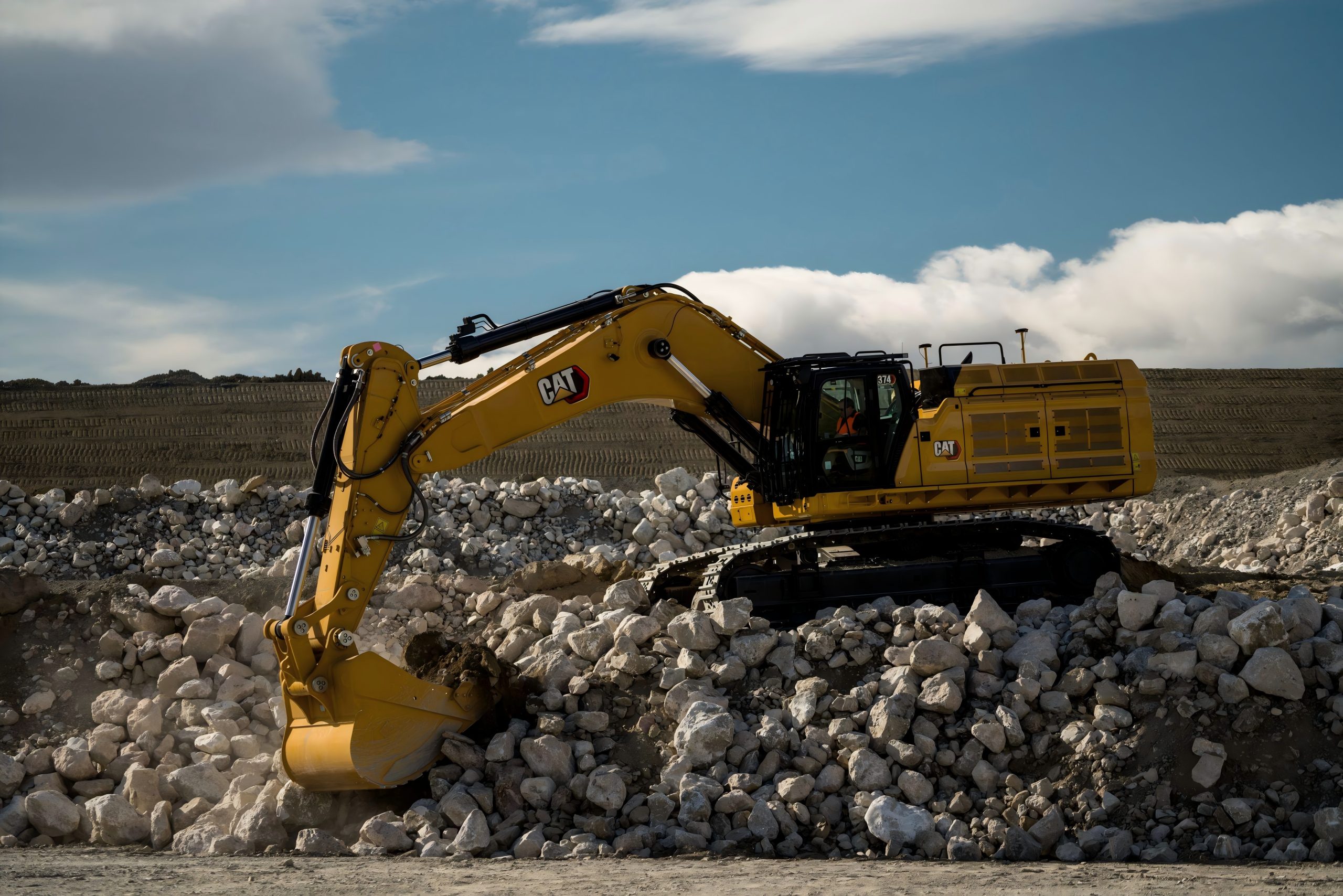 CAT374 Excavator