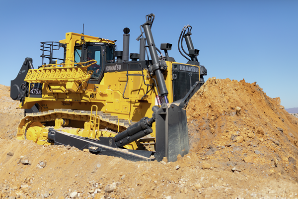 KOMATSU D475A-5 bulldozer