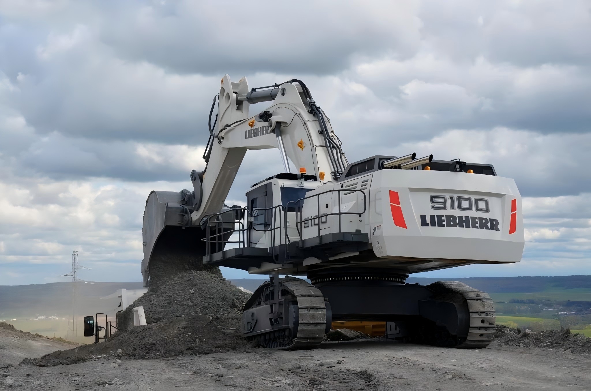 LIEBHERR R9100 excavator