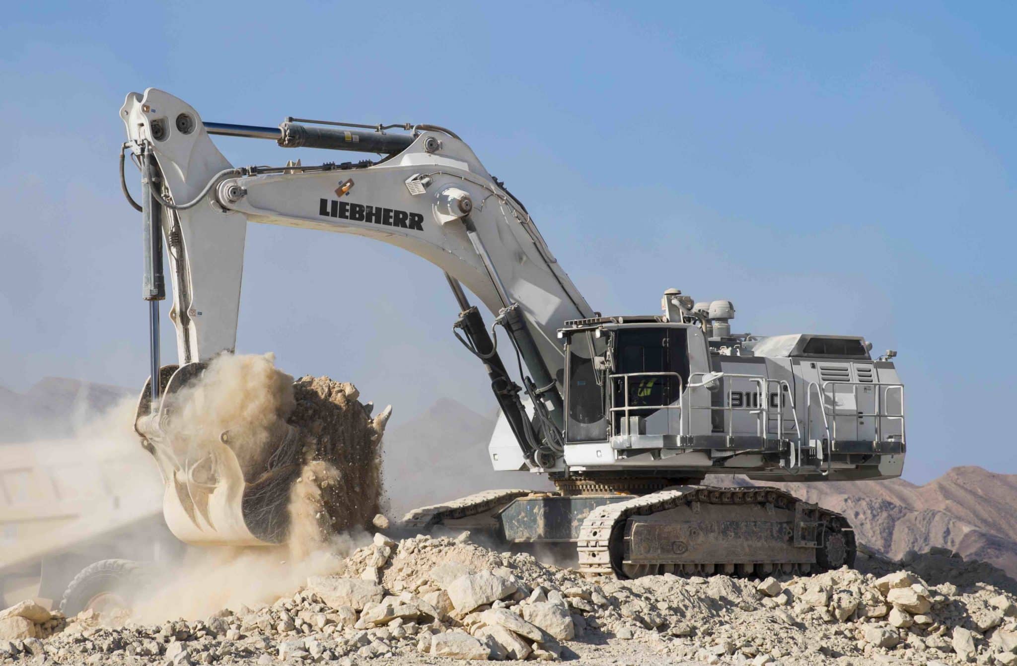 Liebherr-R-9100-B