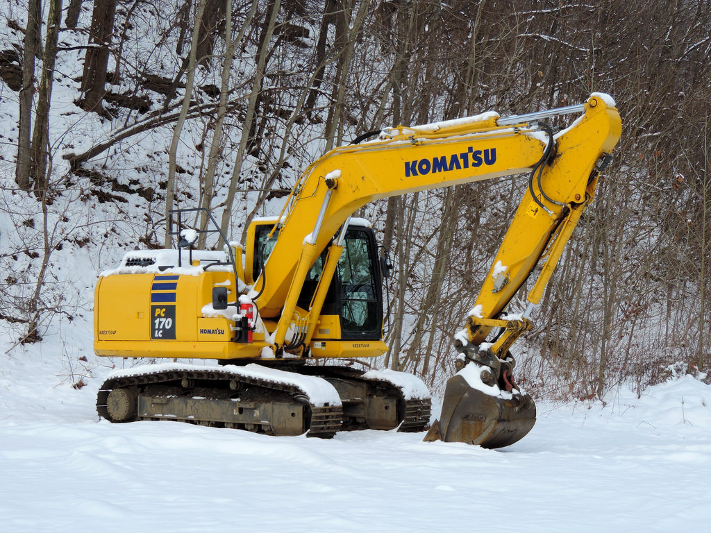 excavator maintencance in Winter