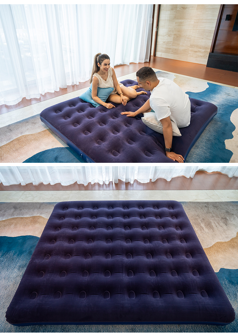 ​ Надувная кровать с велюровым покрытием