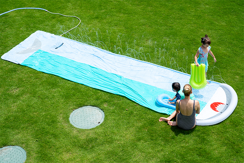 Надувная водная горка