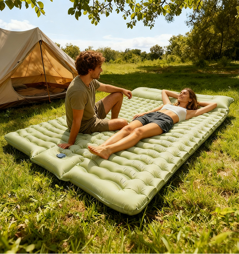 Двуспальный надувной матрас для отдыха на природе