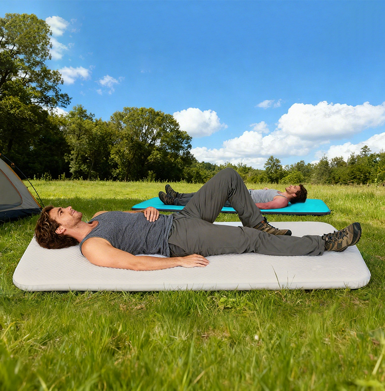 Надувной кемпинговый коврик