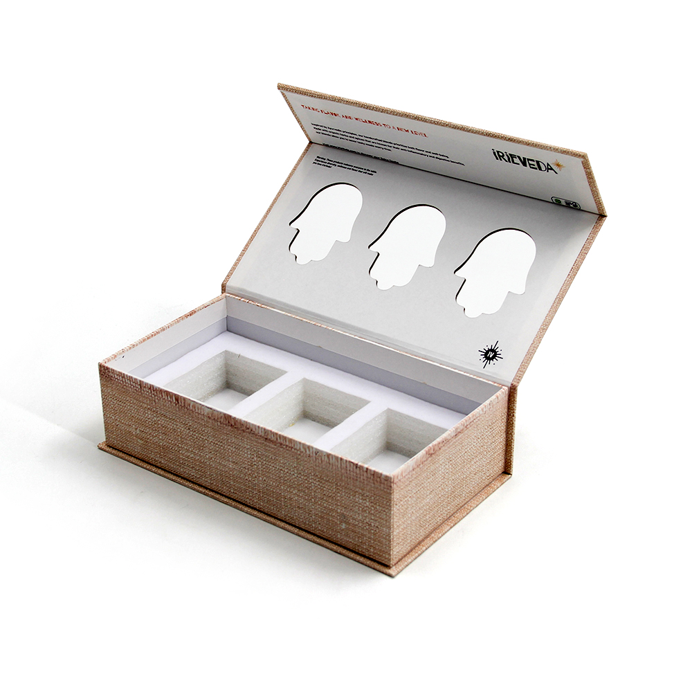 Китай Картонная коробка для упаковки бутылок с напитками, роскошная жесткая подарочная коробка с клапаном и ПВХ-окном - Гуанчжоуское ООО по печатанию “И Сэнь”