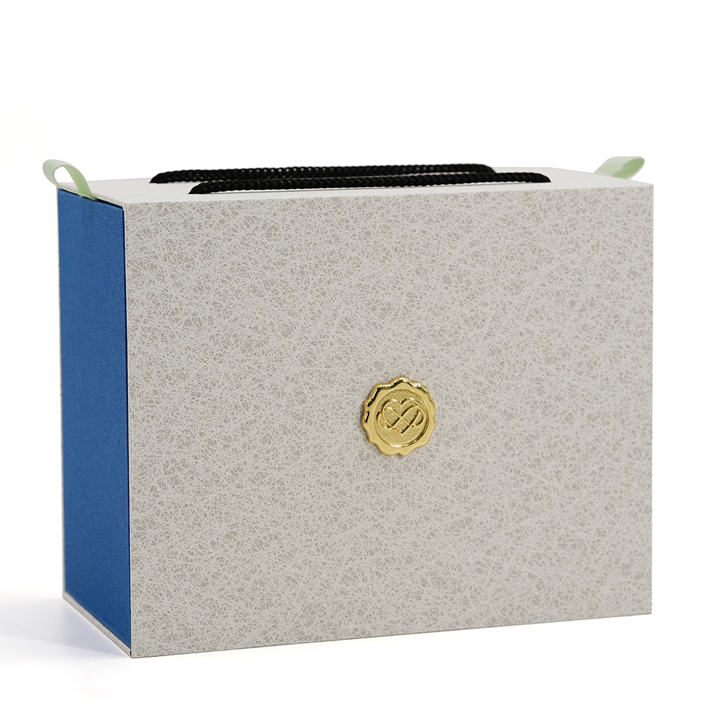 Китай Подарочная коробка класса люкс из плотного картона с двойной дверцей, боковым открыванием и ручкой, с возможностью нанесения логотипа на заказ. - Гуанчжоуское ООО по печатанию “И Сэнь”