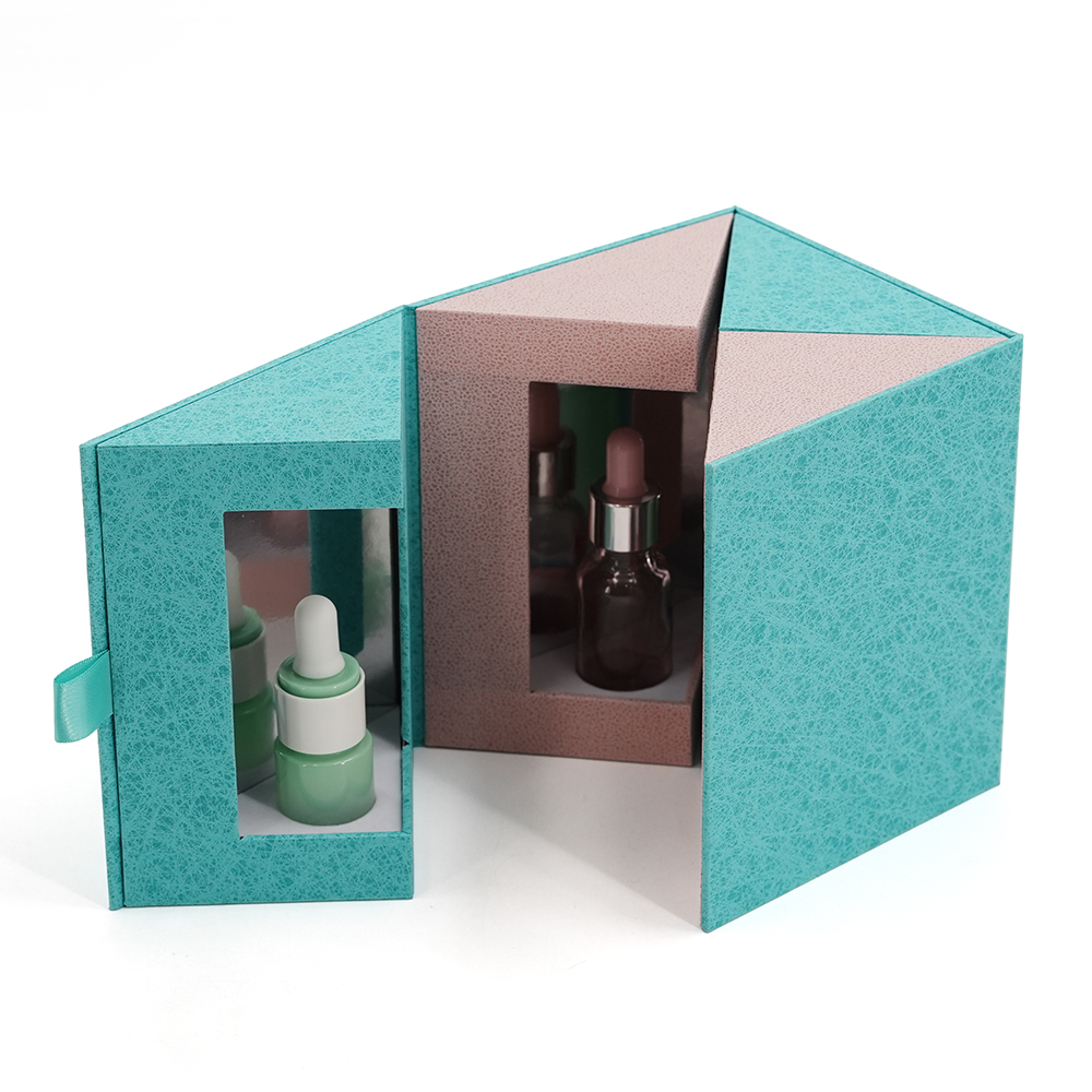 Подарочная коробка из перерабатываемой бумаги с индивидуальным логотипом. Высококачественная упаковка для косметики и декоративная пенопластовая вставка.