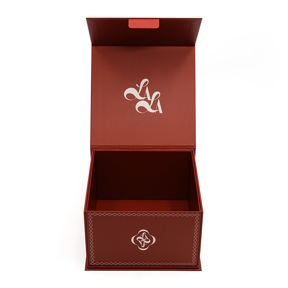 Китай Коробка из картона с индивидуальной печатью логотипа, магнитная застежка, роскошная подарочная коробка из перерабатываемого картона. - Гуанчжоуское ООО по печатанию “И Сэнь”