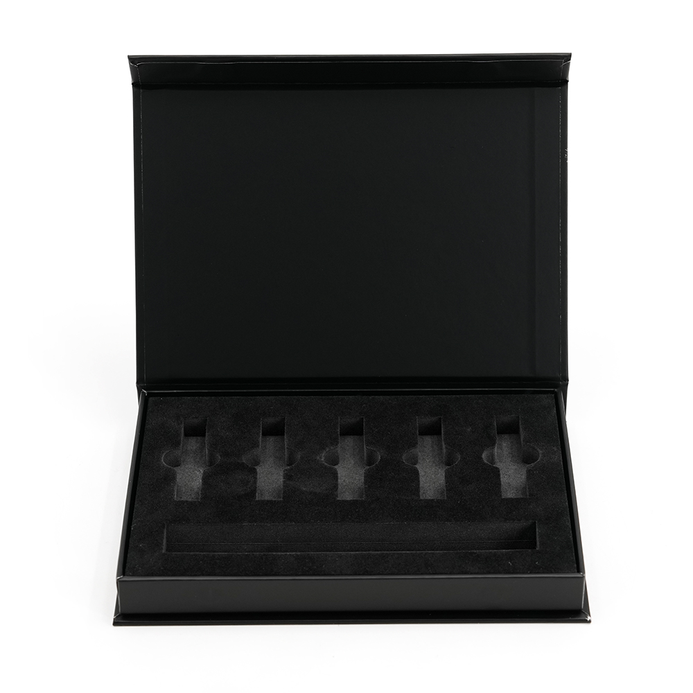 Китай Подарочная коробка в виде книги с индивидуальным логотипом, изготовленная из черного плотного картона, с магнитной застежкой, для упаковки образцов парфюмерии и косметики. - Гуанчжоуское ООО по печатанию “И Сэнь”