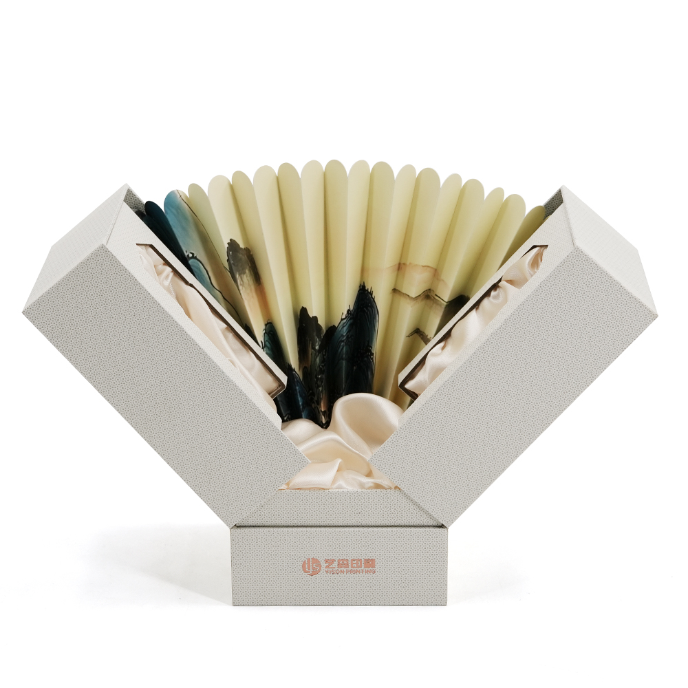 Элитная подарочная коробка из плотного картона на заказ, с двойными распашными дверцами и атласной вставкой.