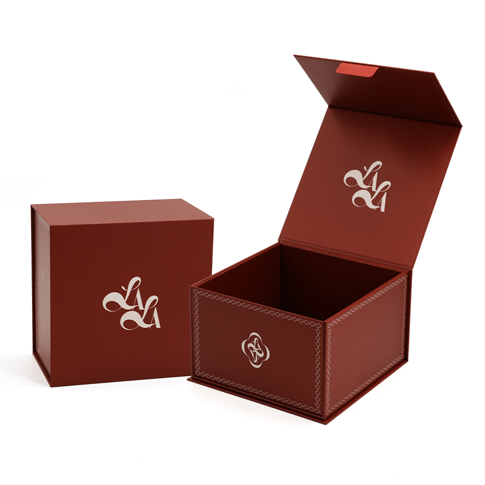 Коробка из картона с индивидуальной печатью логотипа, магнитная застежка, роскошная подарочная коробка из перерабатываемого картона.