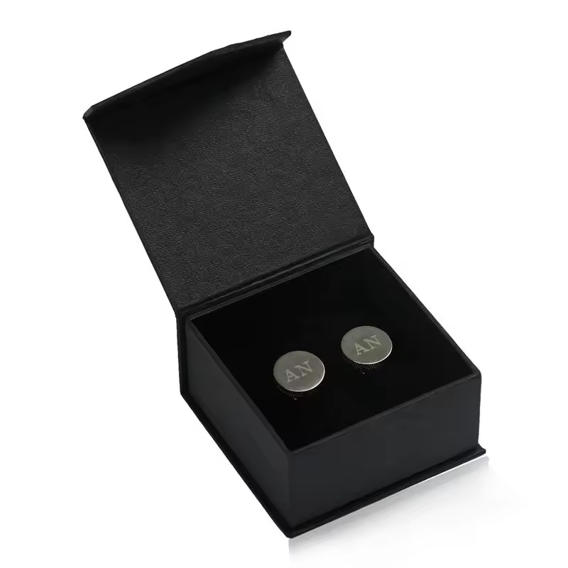 Китай Подарочные коробки из жесткой бумаги с клапаном, изготовленные на заказ, класса люкс, черные, для упаковки ювелирных изделий. - Гуанчжоуское ООО по печатанию “И Сэнь”