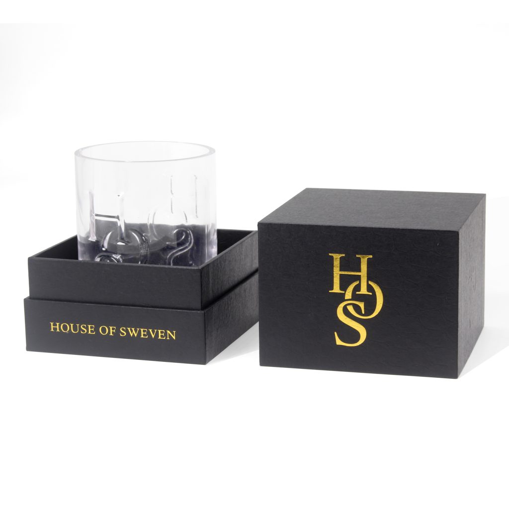 Китай Индивидуальная жесткая картонная коробка для упаковки стаканчиков с УФ-тиснением на крышке и дне, квадратная подарочная коробка - Гуанчжоуское ООО по печатанию “И Сэнь”