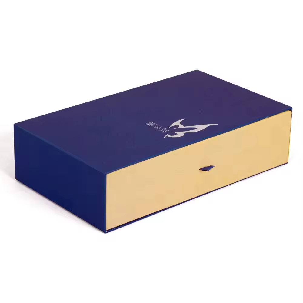 Китай Индивидуальный дизайн, небольшая коробка с выдвижным ящиком, ручная работа, роскошная жесткая коробка с выдвижным ящиком и лентой. - Гуанчжоуское ООО по печатанию “И Сэнь”