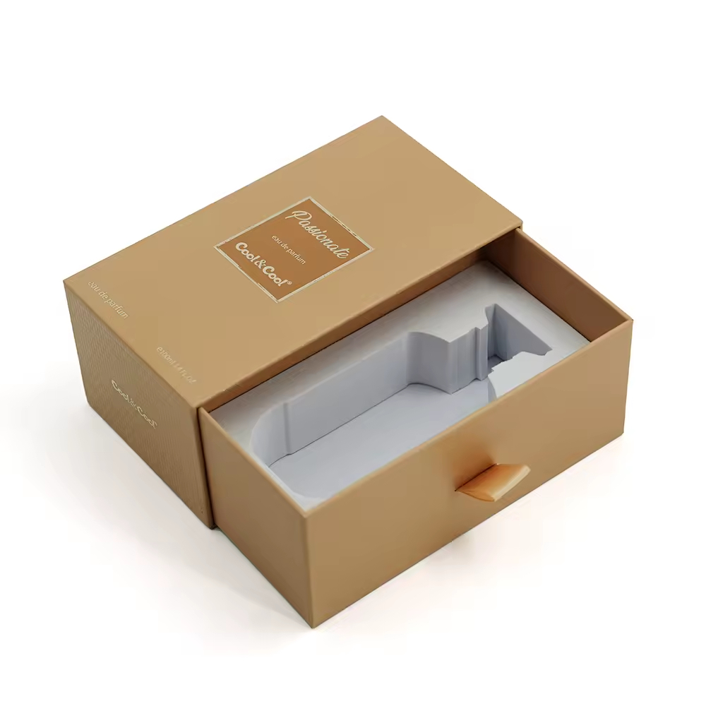 Китай Пустая коробка для духов объемом 100 мл с индивидуальным логотипом, высококачественная картонная подарочная коробка с выдвижным механизмом и вставкой из ЭВА. - Гуанчжоуское ООО по печатанию “И Сэнь”