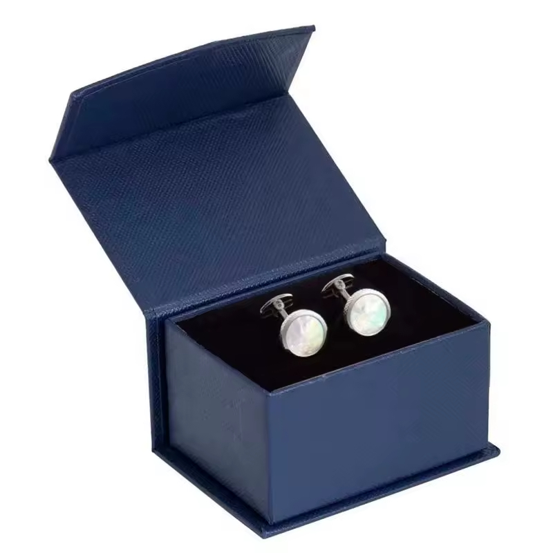 Китай Подарочные коробки из жесткой бумаги с клапаном, изготовленные на заказ, класса люкс, черные, для упаковки ювелирных изделий. - Гуанчжоуское ООО по печатанию “И Сэнь”