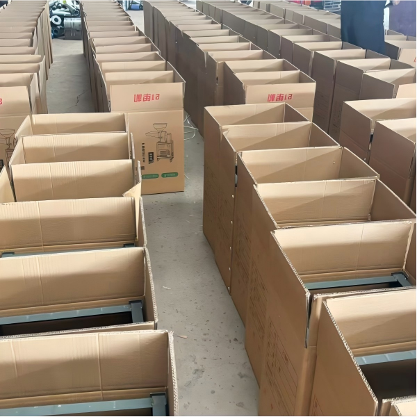 Расширение рынков сбыта по всему миру, отгрузка партии сельскохозяйственной техники в Ухань