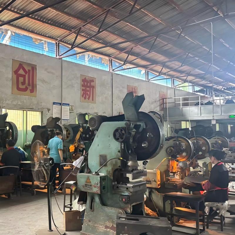 Компания Jingyan Zhongxin Machinery Workshop, глубоко укоренившаяся в производстве и поддерживая высочайшее мастерство, инновации и упорный труд являются движущей силой развития, и использует производственные возможности для повышения качества и эффективности промышленности.