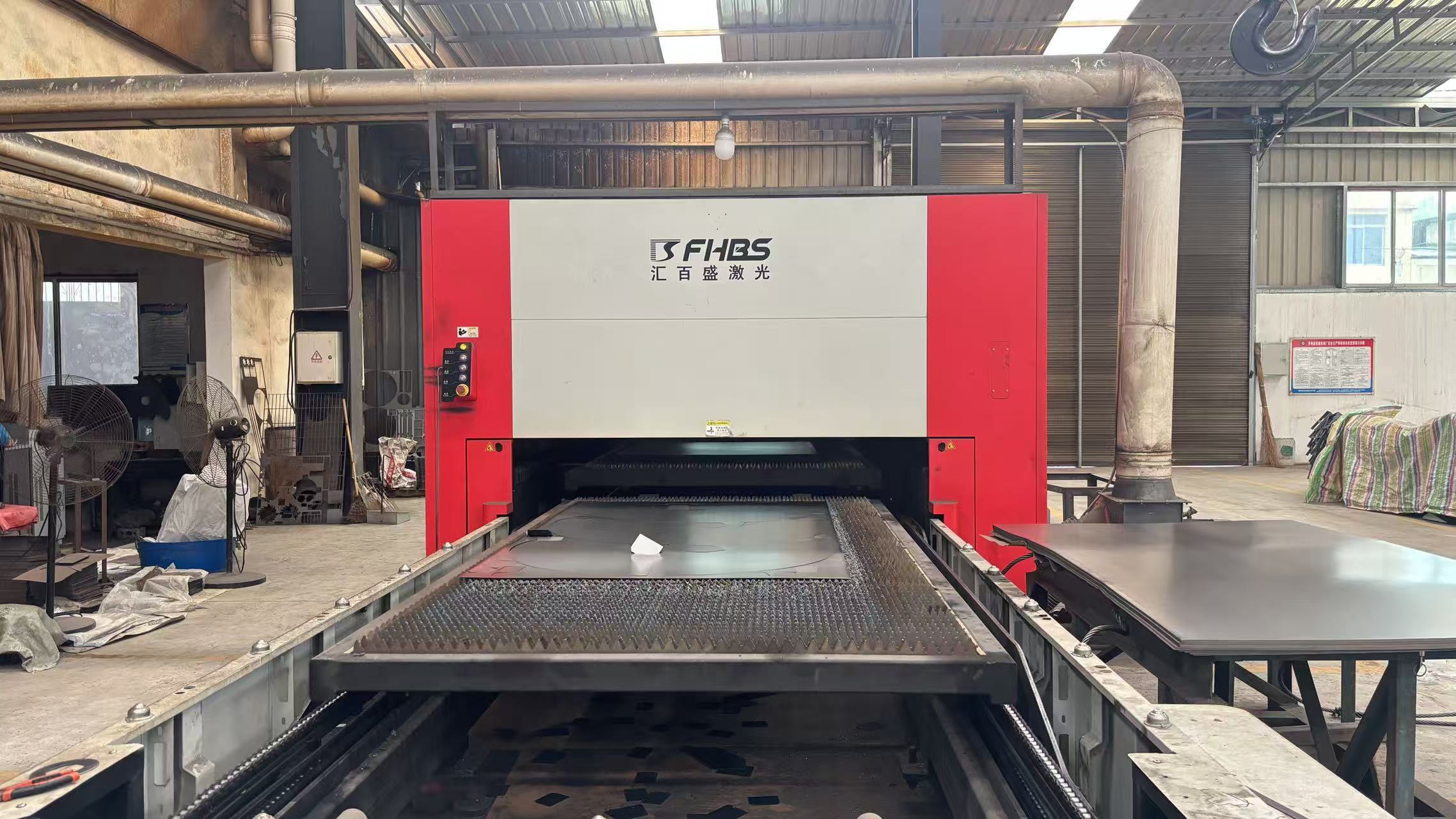 Чжунсинь Машинное: лазерное «световое лезвие» формирует точность производства, оборудование HuibaiSheng лидирует в новом сегменте обработки металлических листов