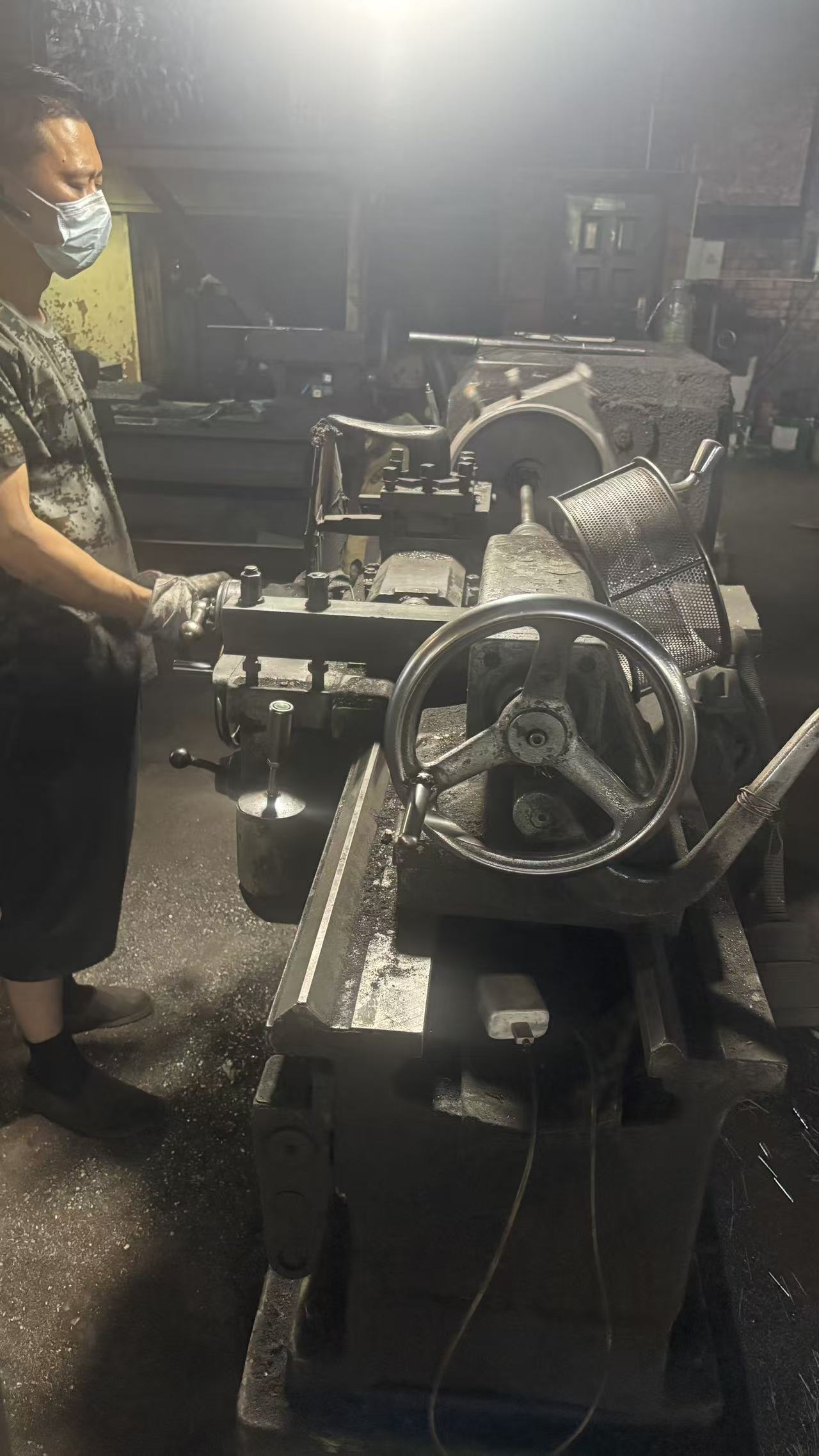 Тщательная работа и преданность делу: токарный цех компании Jingyan Zhongxin Machinery ускоряет производство, обеспечивая своевременную поставку деталей для сельскохозяйственной техники