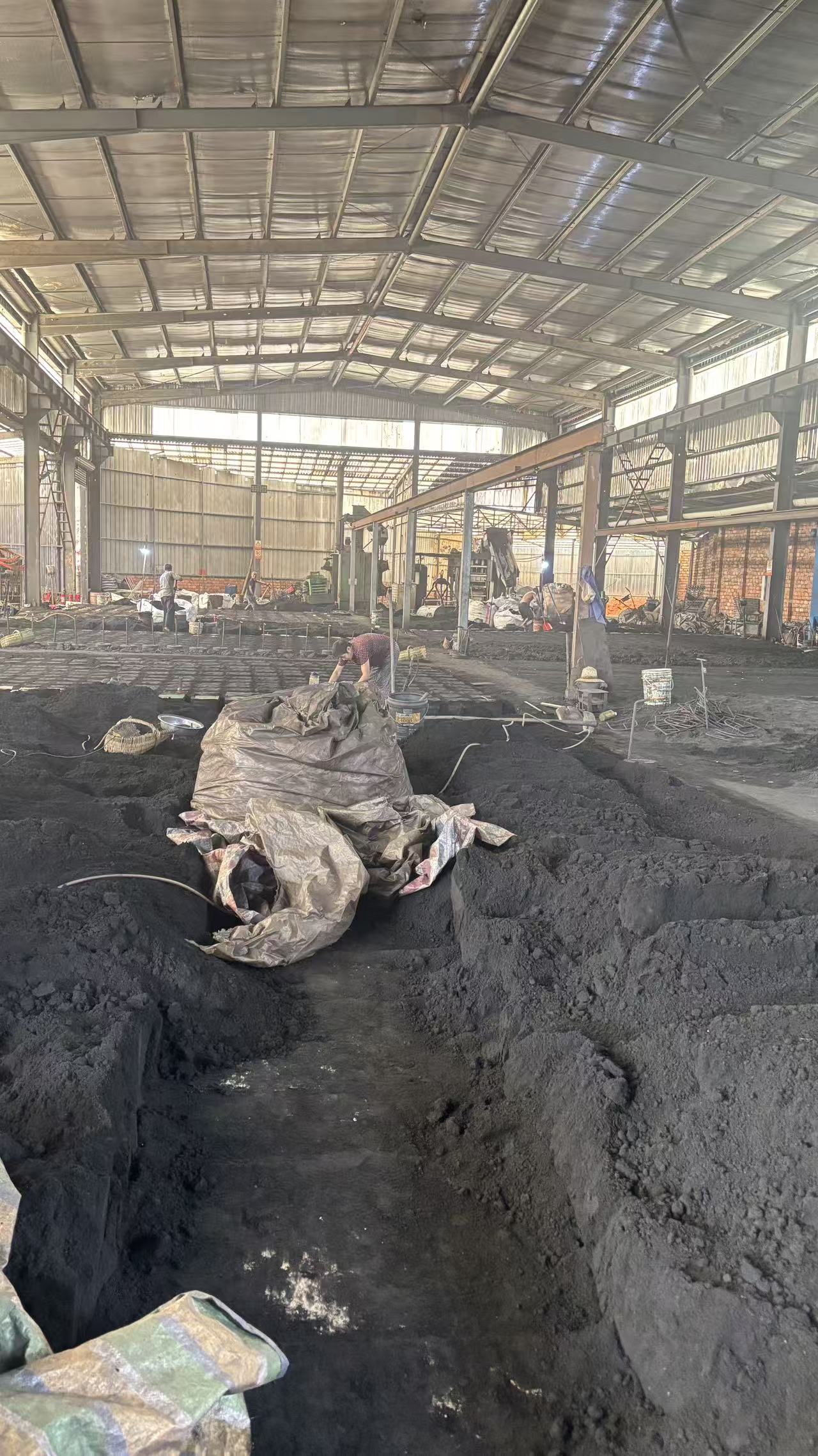 Цех по изготовлению пресс-форм ускоряет производство, укрепляя основу качества основных компонентов рисодробилок и дробилок