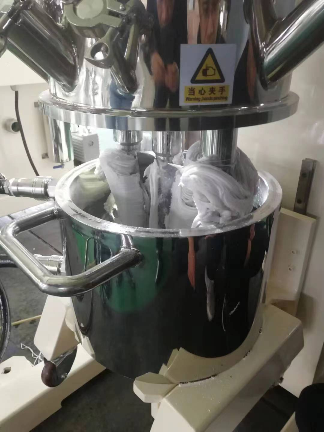 Интеллектуальный планетарный вертикальный смеситель Yushun (4)