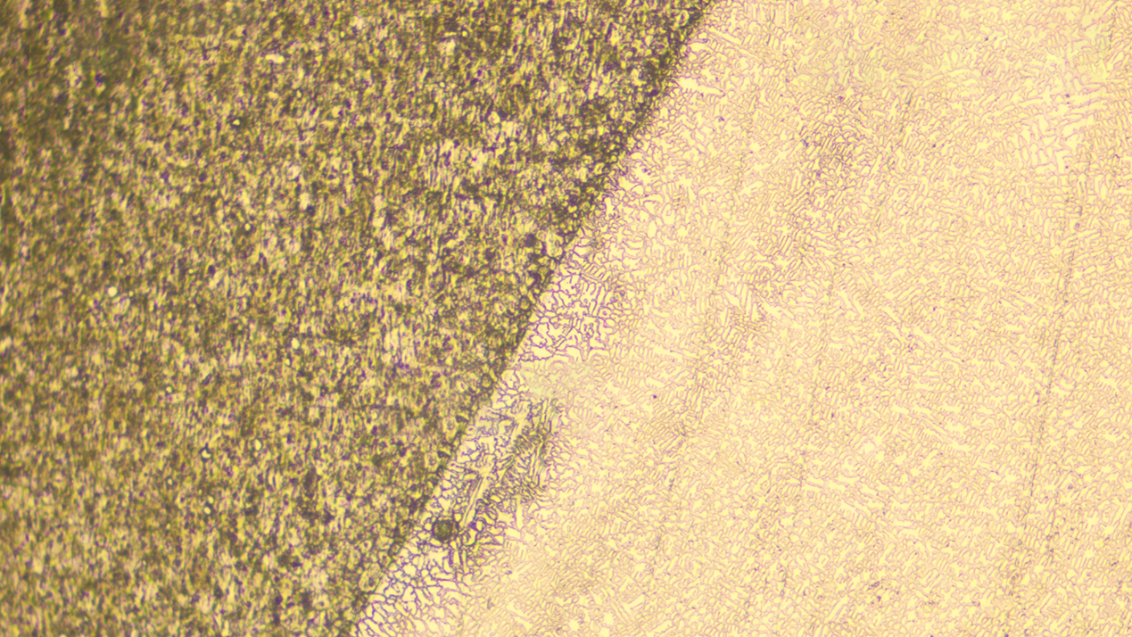 Металлургическая структура наплавленного слоя клапана