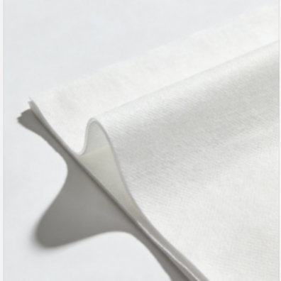 Белый нетканый материал – чистый и без примесей, подходит для высокотехнологичных применений