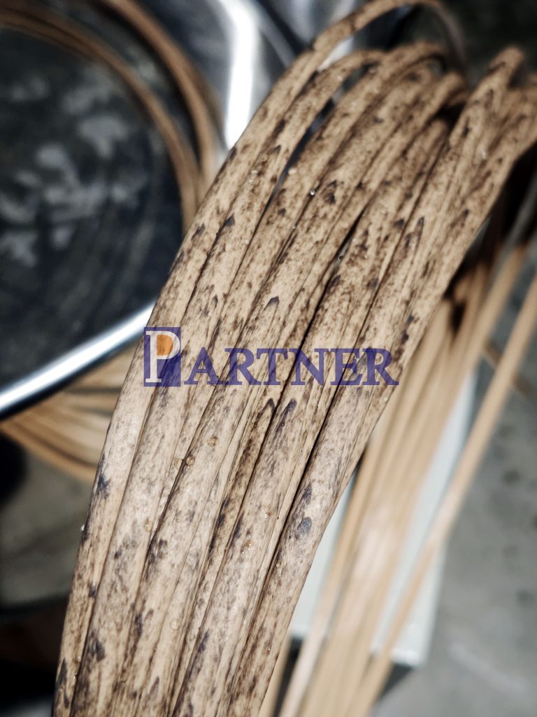 ЛИНИЯ ПО ПРОИЗВОДСТВУ ТРЕХЦВЕТНЫХ РОТАНГОВ ИЗ ПЭ/ПП - Qingdao Partner Plastic Machinery Co.,ltd