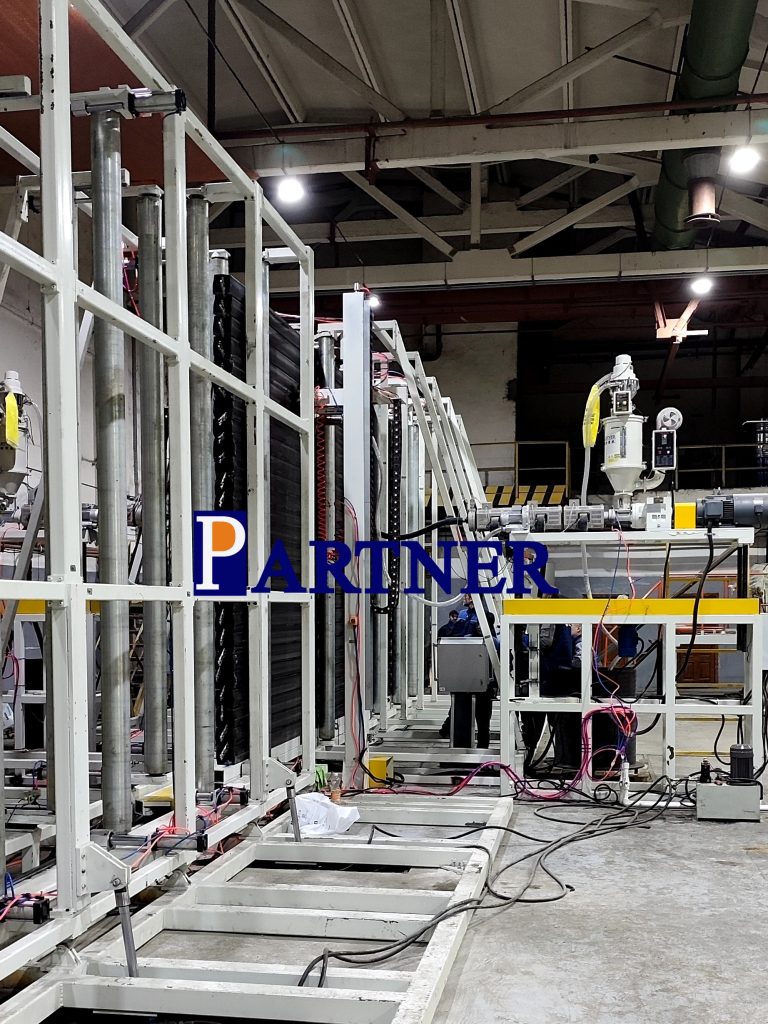 ОБОРУДОВАНИЕ ДЛЯ СВАРКИ ПРОФИЛЬНЫХ ПАНЕЛЕЙ (PROFPANEL / WEHOPANEL) - Qingdao Partner Plastic Machinery Co.,ltd