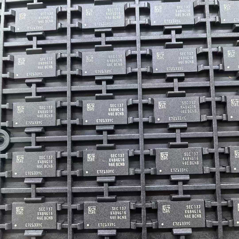 частица памяти SAMSUNG-K4B4G1646E-BCNB