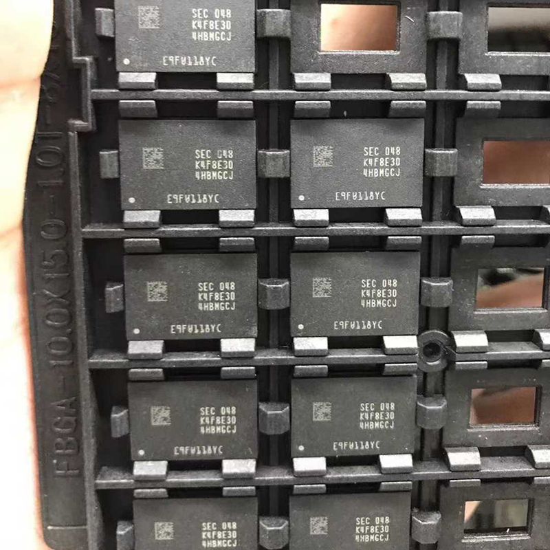 частица памяти SAMSUNG(K4F8E304HB-MGCJ)