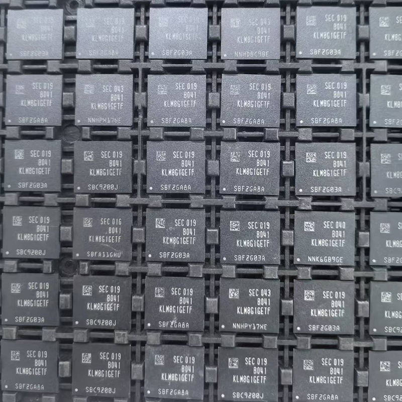 частица памяти SAMSUNG（KLM8G1GETF-B041）