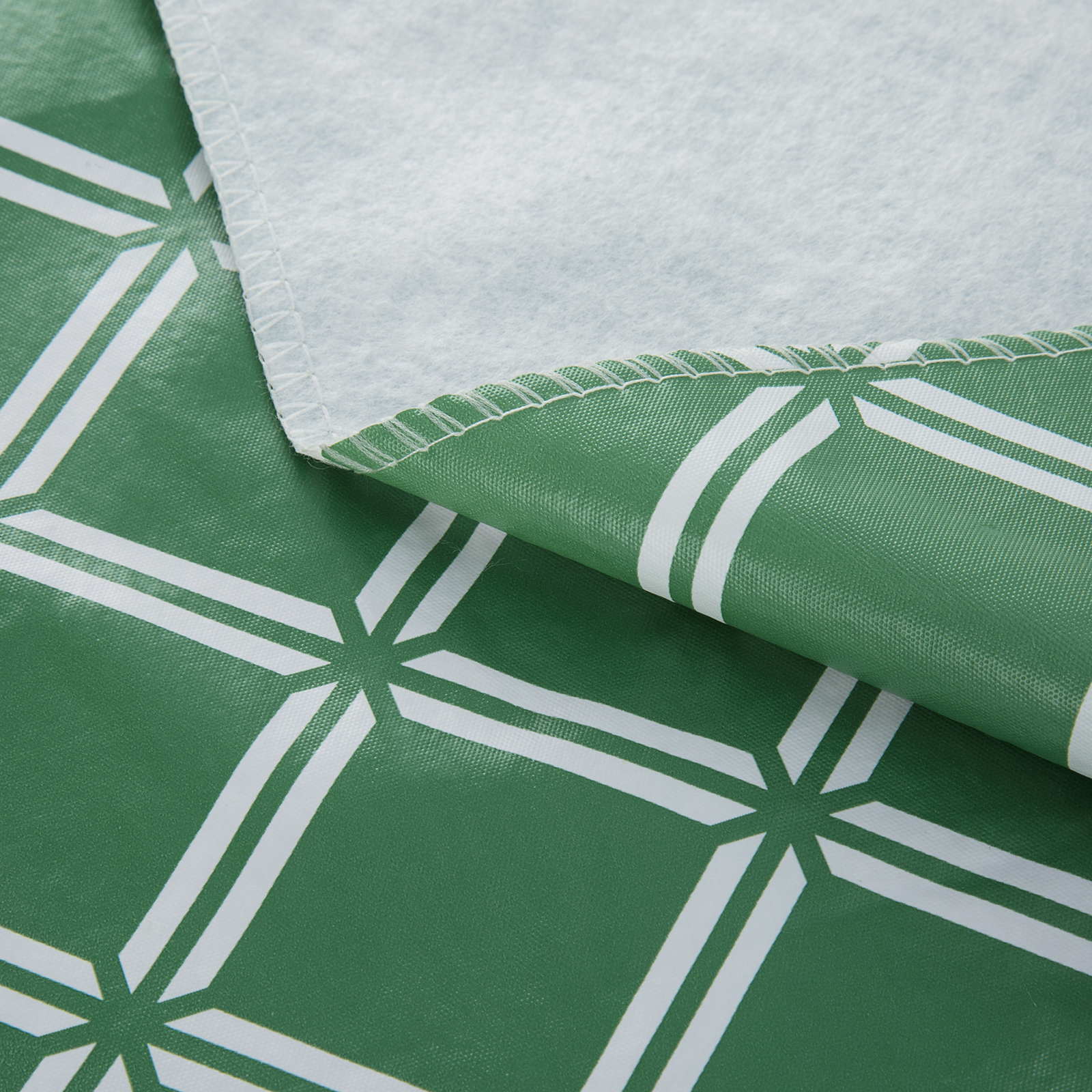 Скатерть из ПВХ с ромбовидным узором зеленый