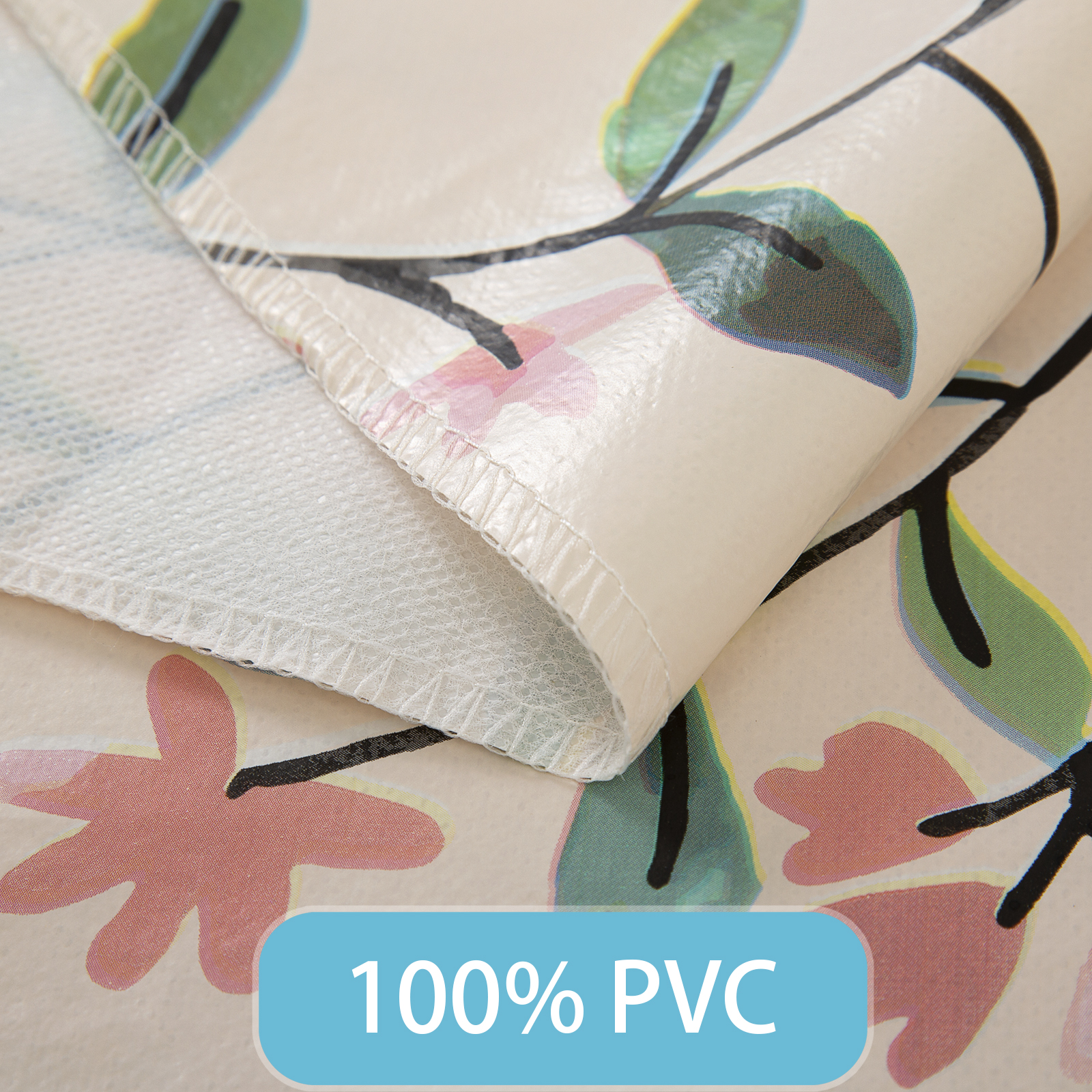 Скатерть с узором розовых цветов и маленьких листьев