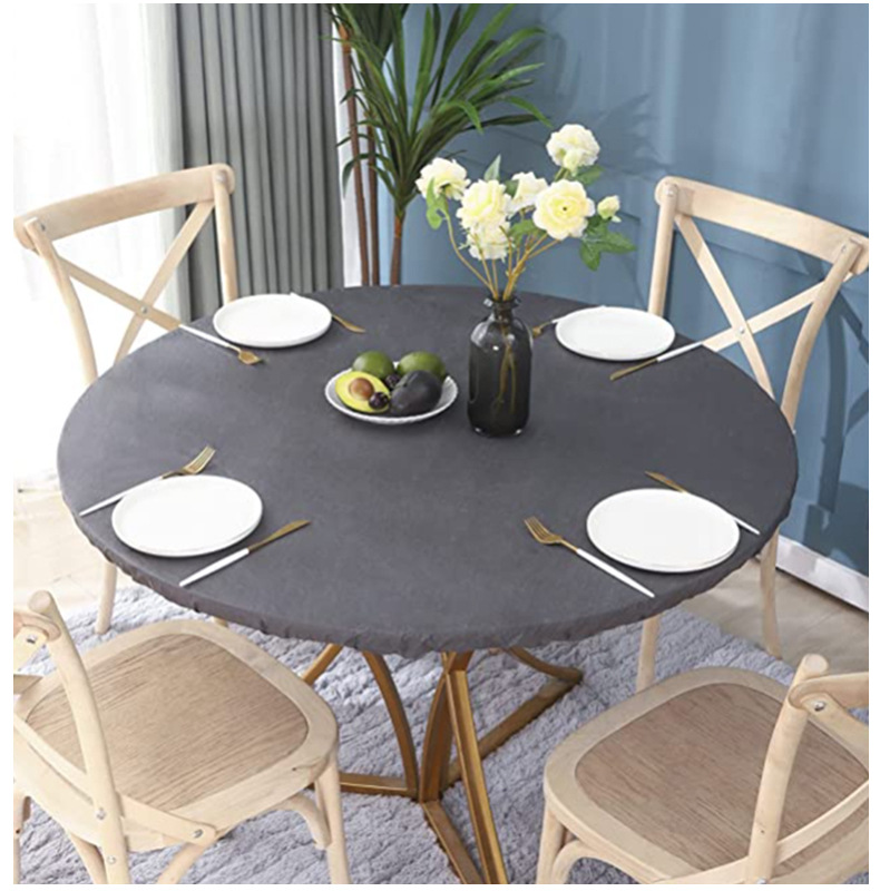 Круглая скатерть ПВХ черного цвета