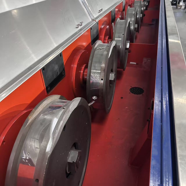 Крупная волочильная машина дебютирует на российском рынке Китайское интеллектуальное производство способствует модернизации алюминиевой промышленности