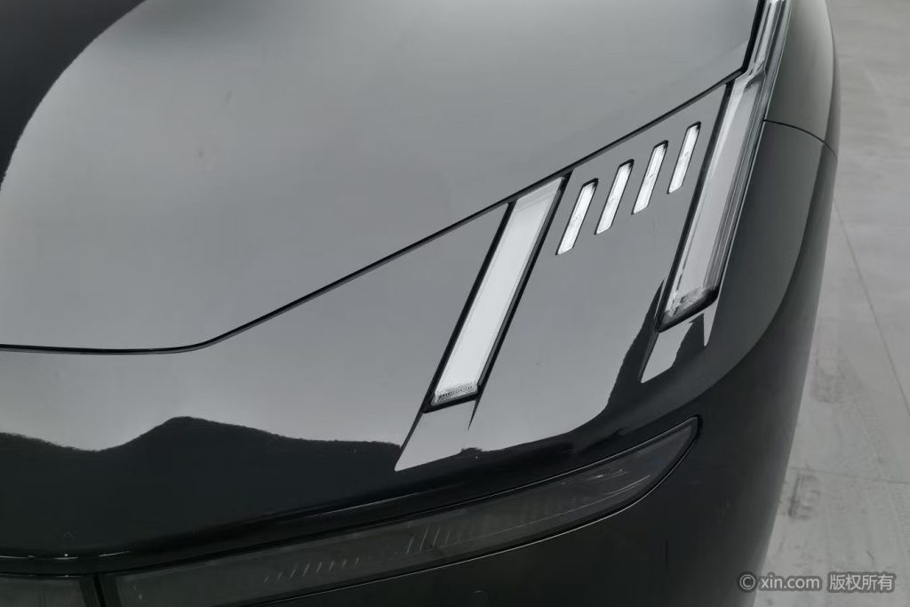 Lynk & Co 10 EM-P 2025 Модель 240 AWD Ultra - Huishida Trading