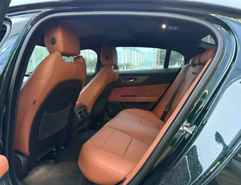 Jaguar XEL 2025 Модель 2.0T 250PS R-DYNAMIC 90th Anniversary Edition - Huishida Trading