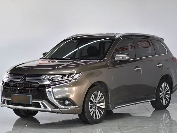 Mitsubishi Outlander 2021 2.4L полный привод 7 мест - Huishida Trading