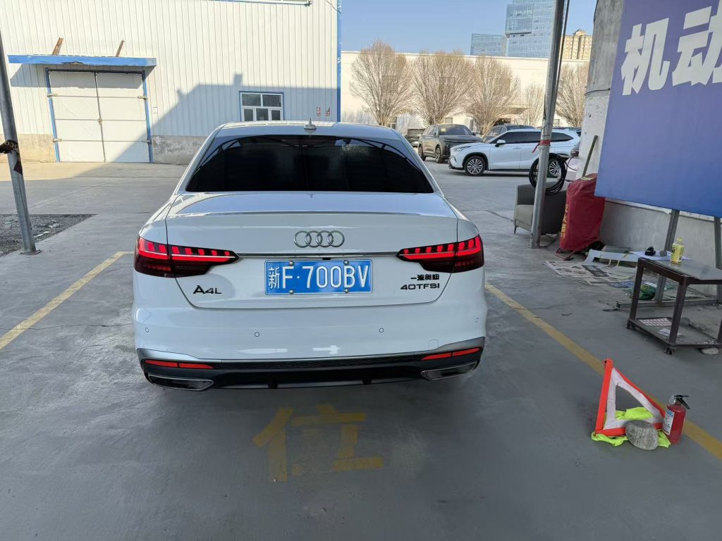 Audi A4L 2022 35 TFSI Sportline - Huishida Trading