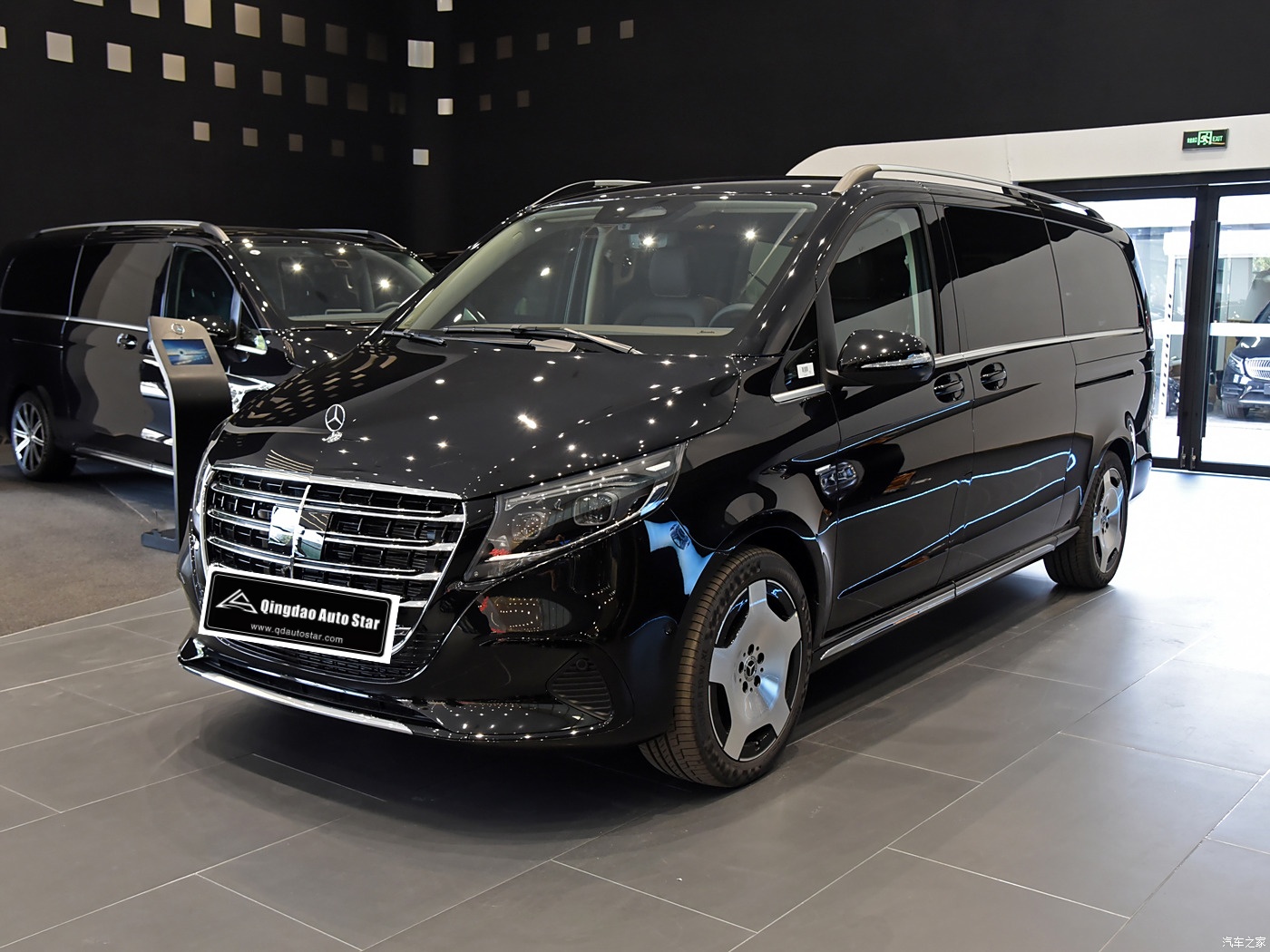 Mercedes-Benz V-Class 2024 V 300