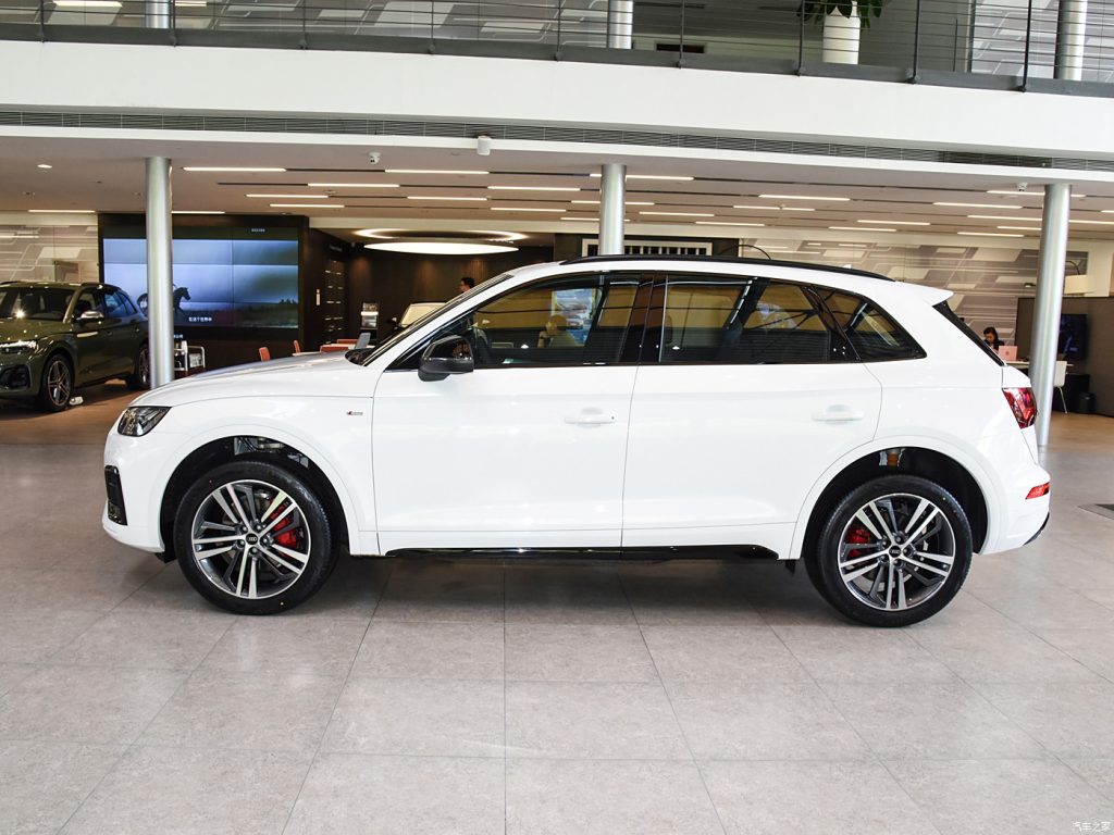 AUDI Q5L 2024 2.0T 4WD 40 TFSI Luxury Dynamic Model - Huishida Trading