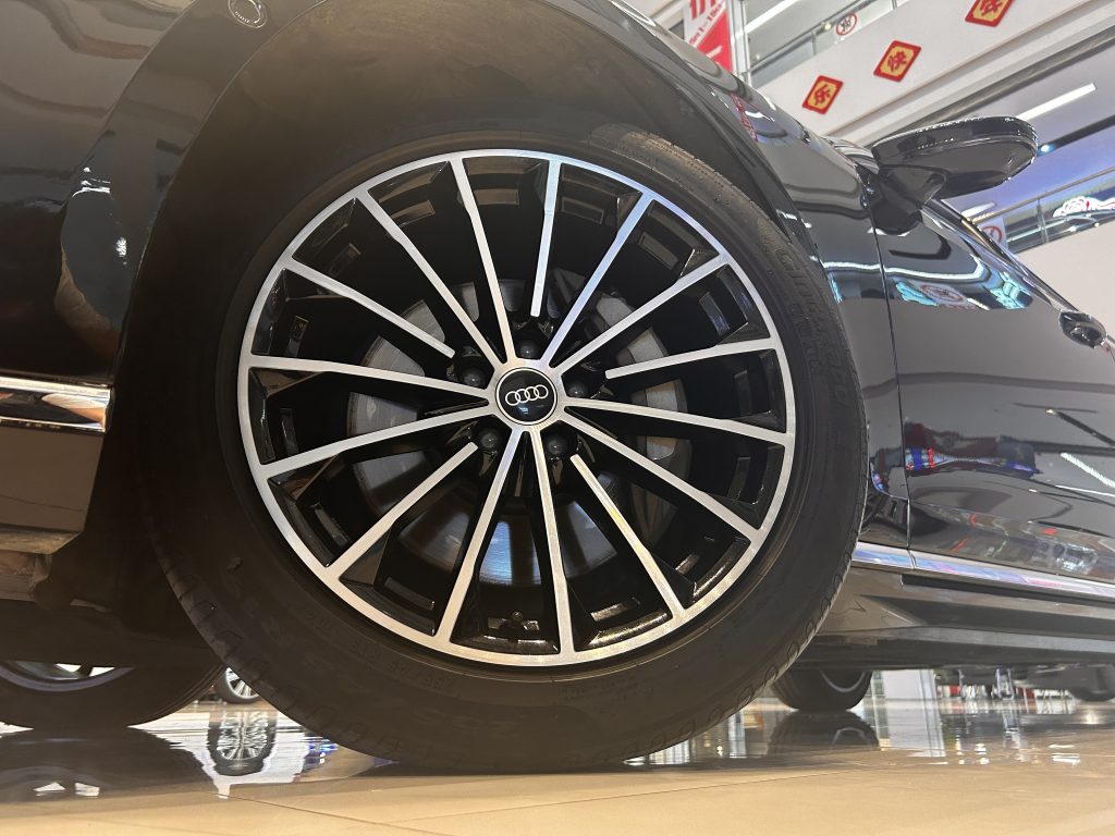 Audi A8L 2022 A8L 50 TFSI quattro Comfort Collection - Huishida Trading