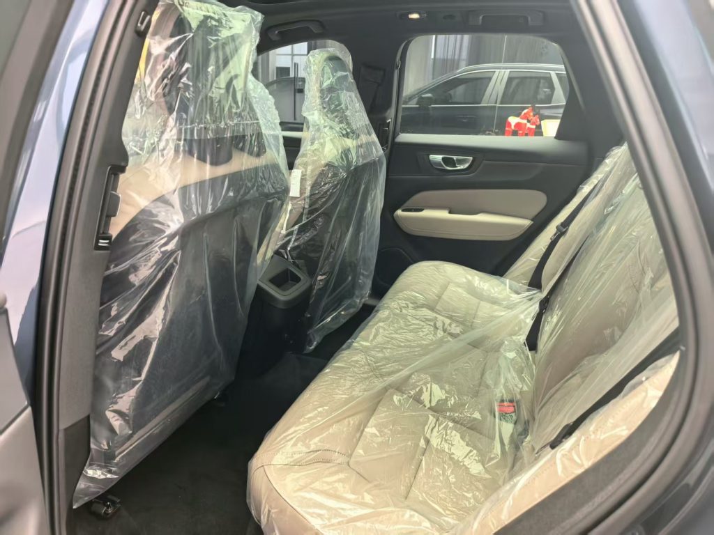 Volvo XC60 2026 Модель B5 AWD Inscription Luxury Edition - Huishida Trading