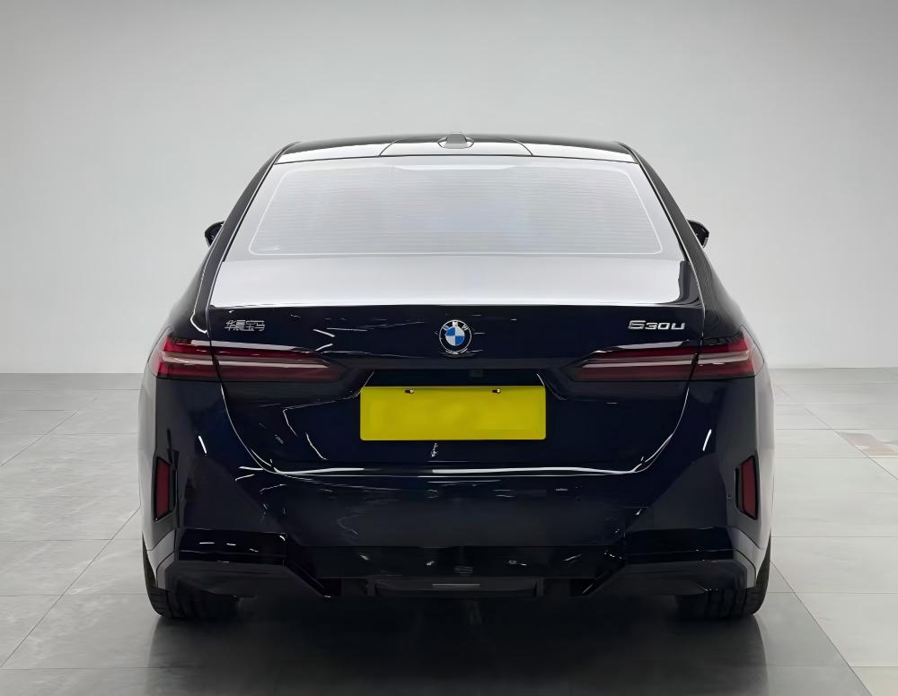 BMW 5 Series 2025 года, модель 530Li Leading Edition M Sport Package - Huishida Trading