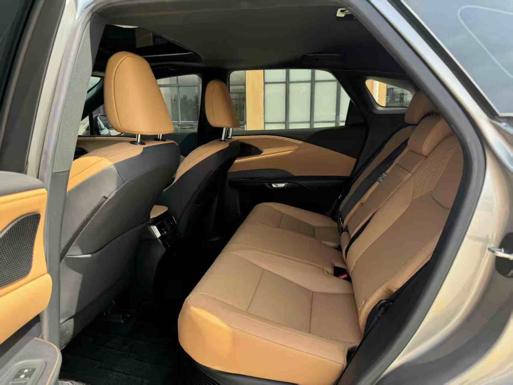 Lexus RX 2023 350h с двухколесным приводом Enjoy Edition - Huishida Trading