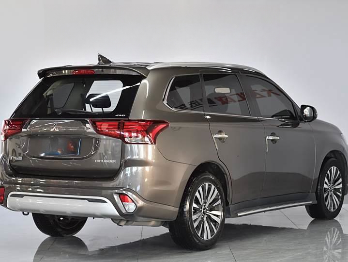 Mitsubishi Outlander 2021 2.4L полный привод 7 мест - Huishida Trading